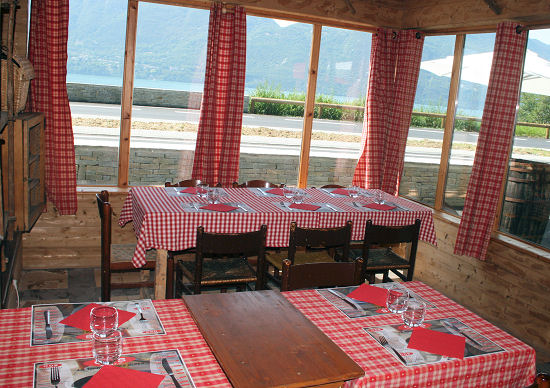 granges du lac restaurant face au lac du bourget