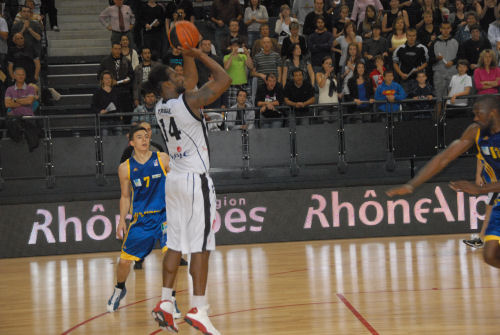 Basket aix maurienne evreux