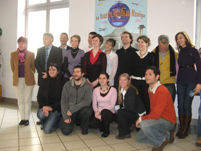 equipe etudiants tour du monde au manege