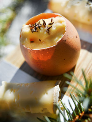 Oeufs brouilles Tomme de savoie