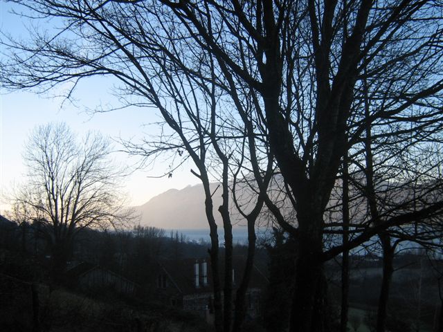 Le lac du Bourget dans la  lumiere de Noel