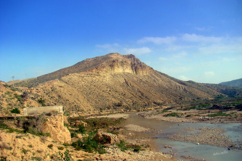 Encore un peu d'eau dans ce grand oued du Maroc